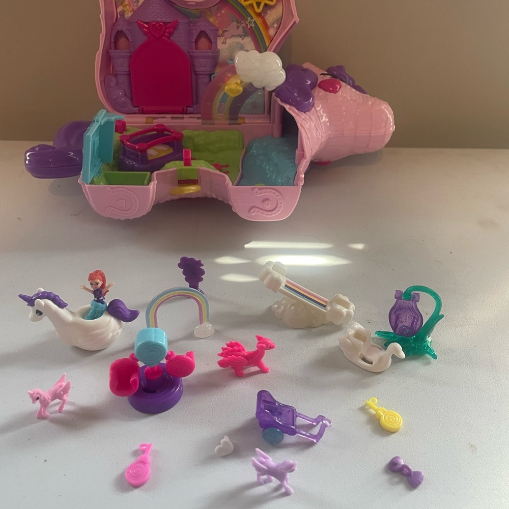Polly Pocket Unicorn Playset and Accessories - Picture 2 of 5